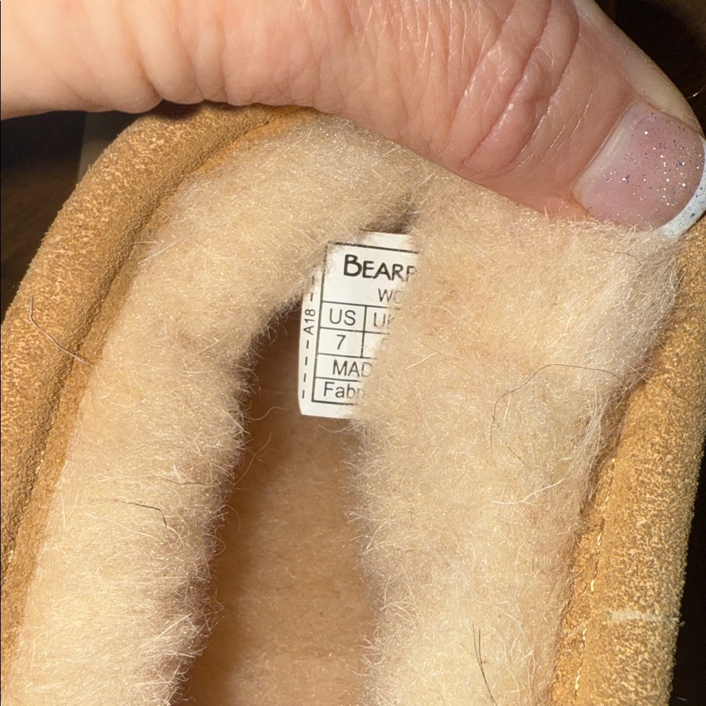 Bearpaw Sherpa Lined Bootie - Picture 6 of 6